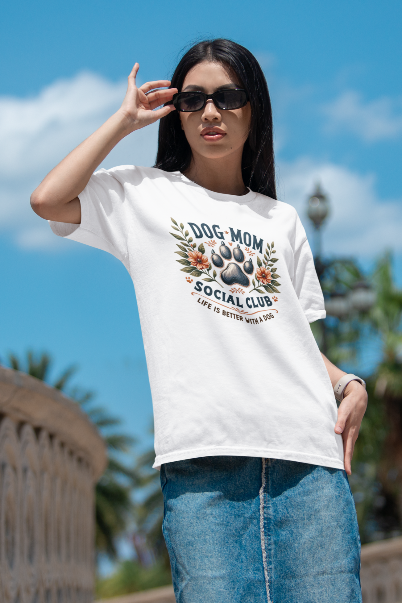DOG MOM RELAXED FIT PREMIUM T-SHIRT