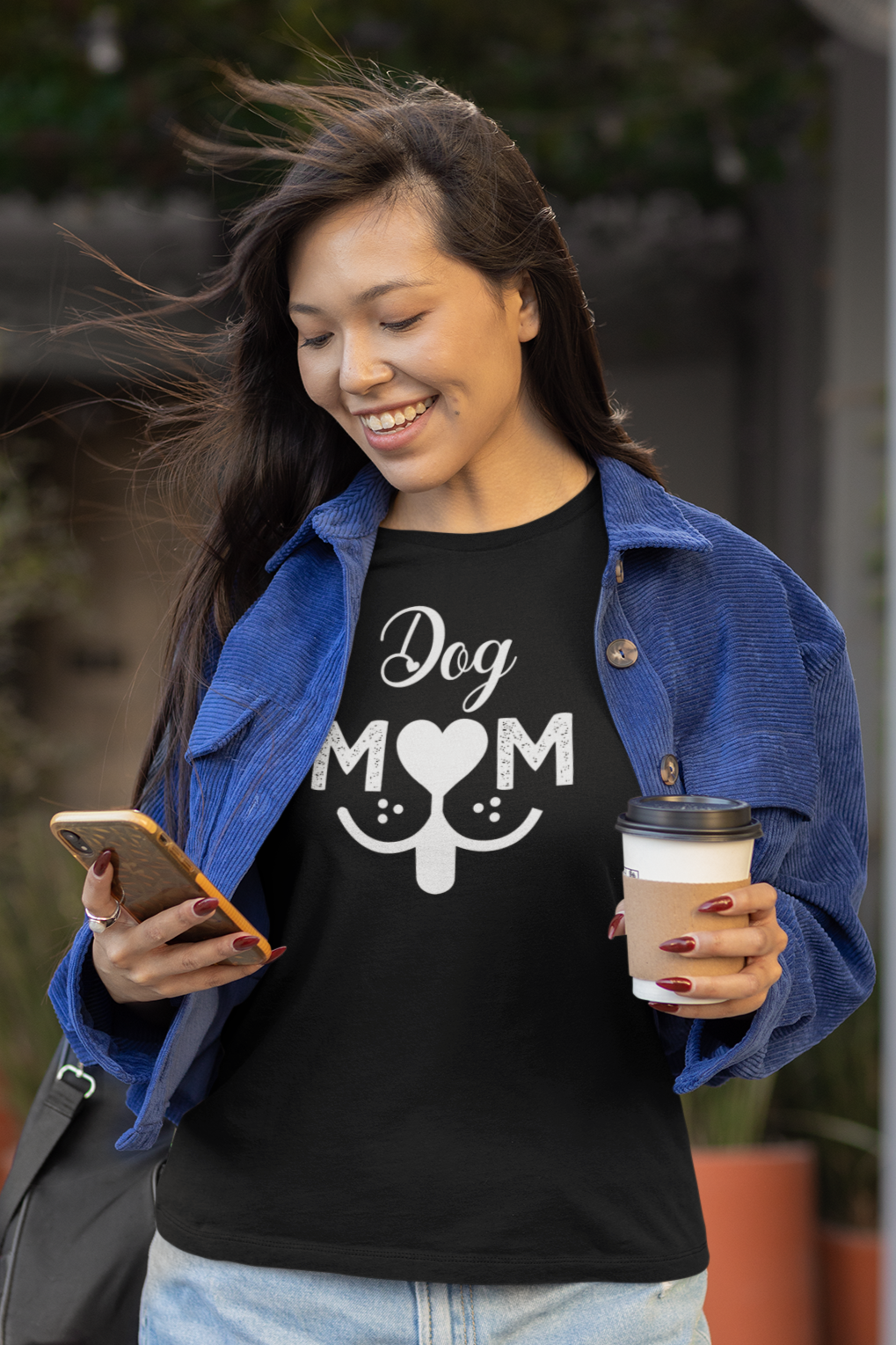 DOG MOM RELAXED FIT BLACK T-SHIRT