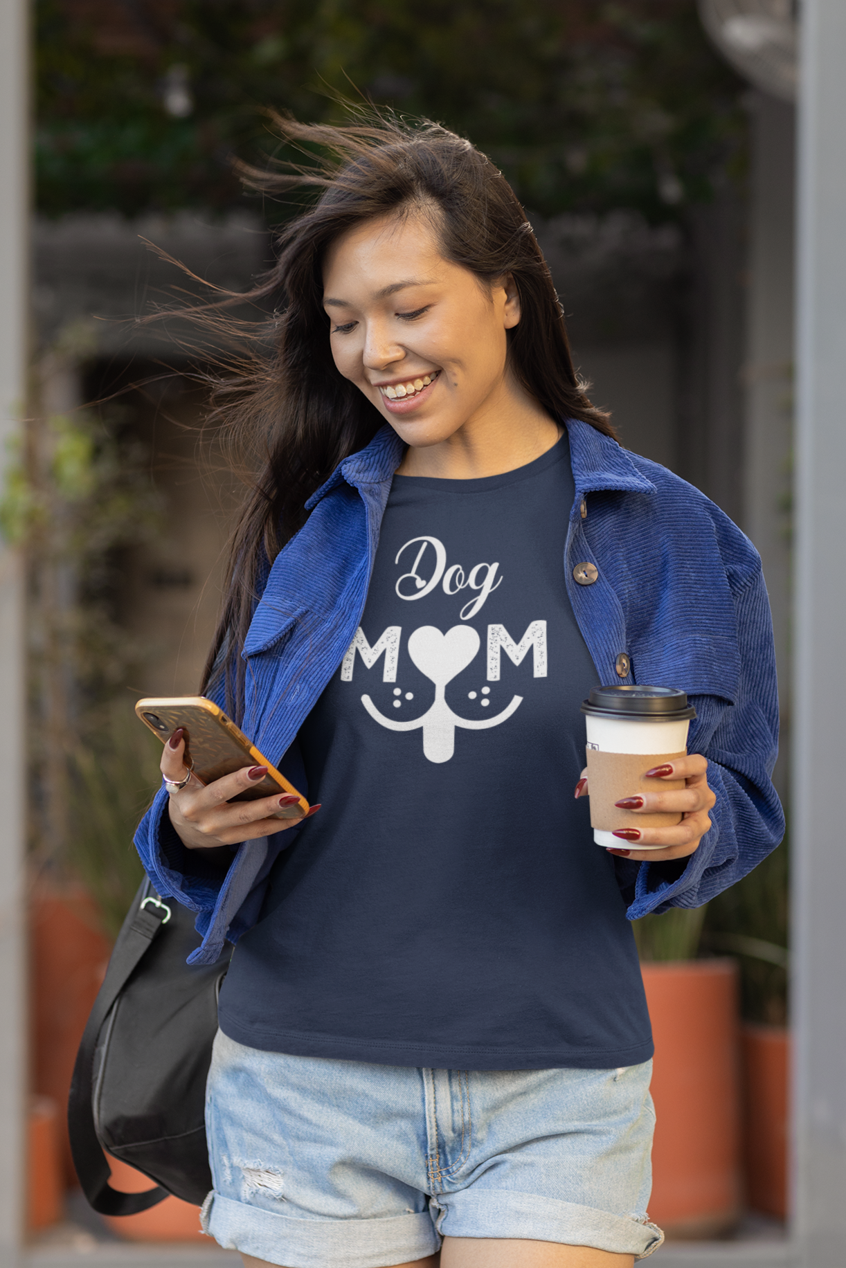 DOG MOM RELAXED FIT BLACK T-SHIRT
